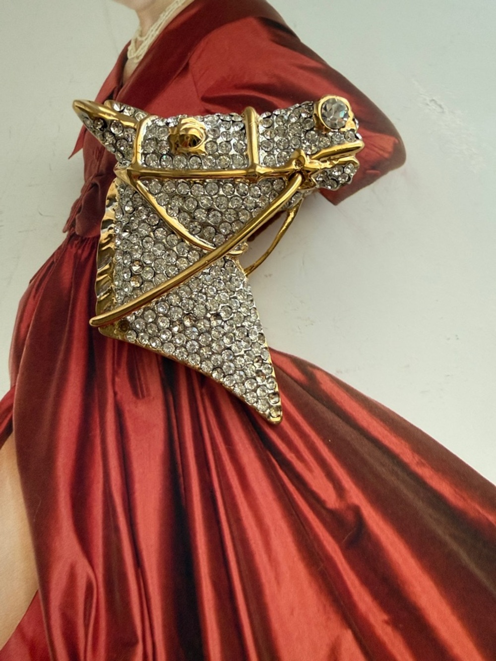 Gold and Clear Crystal Horse Head Brooch - Unbranded - Picture 2 of 6